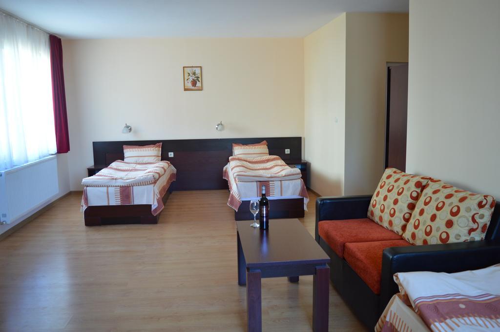 Armira Family Hotel Ivaylovgrad Exterior photo